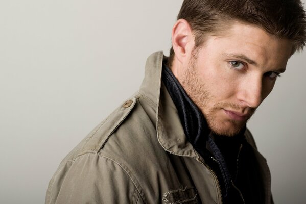 Jensen Eccles. Actor de la serie Supernatural 