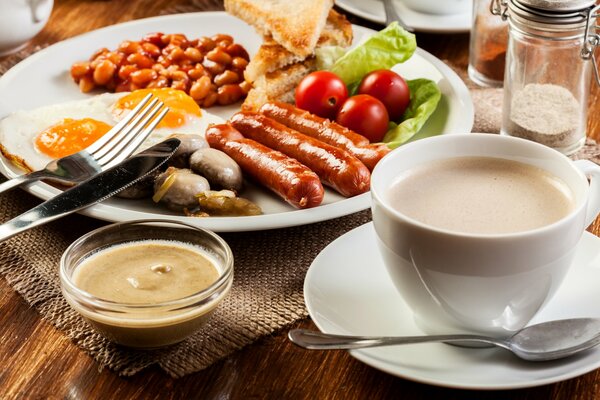 Caffè delizioso e una piacevole colazione