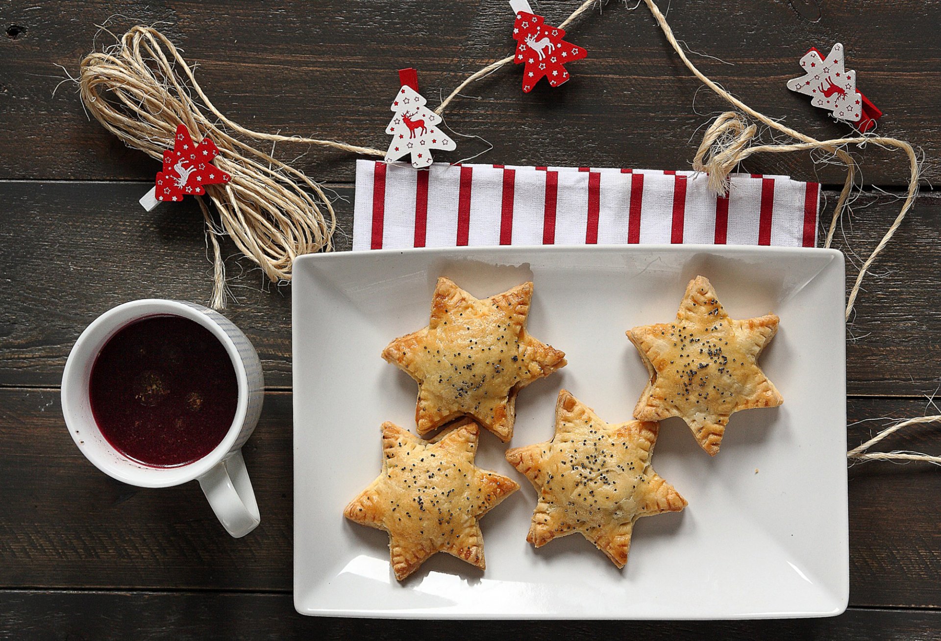 galletas amapola estrellas estrellas año nuevo hornear taza bebida mesa