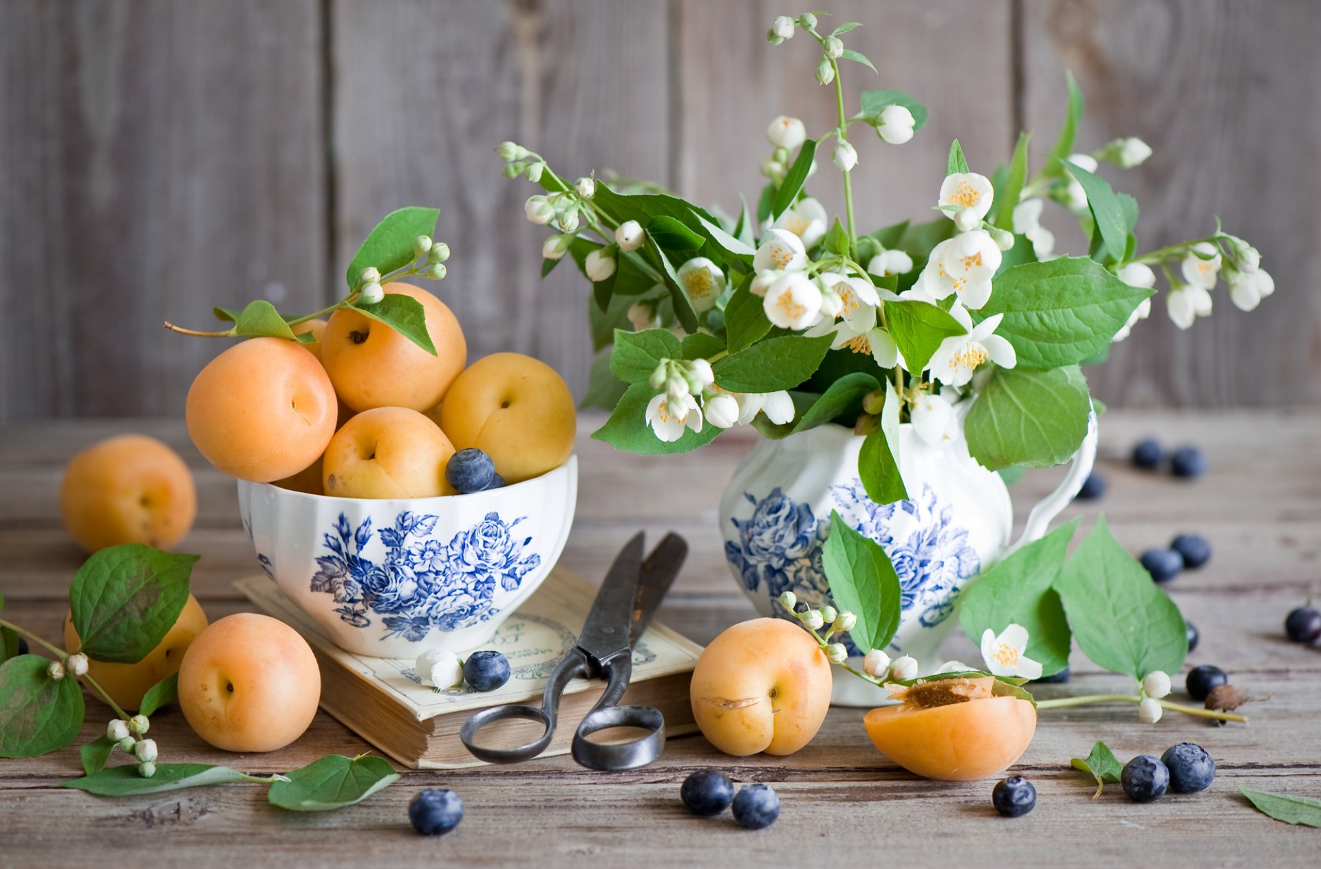 apricots blueberries jasmine