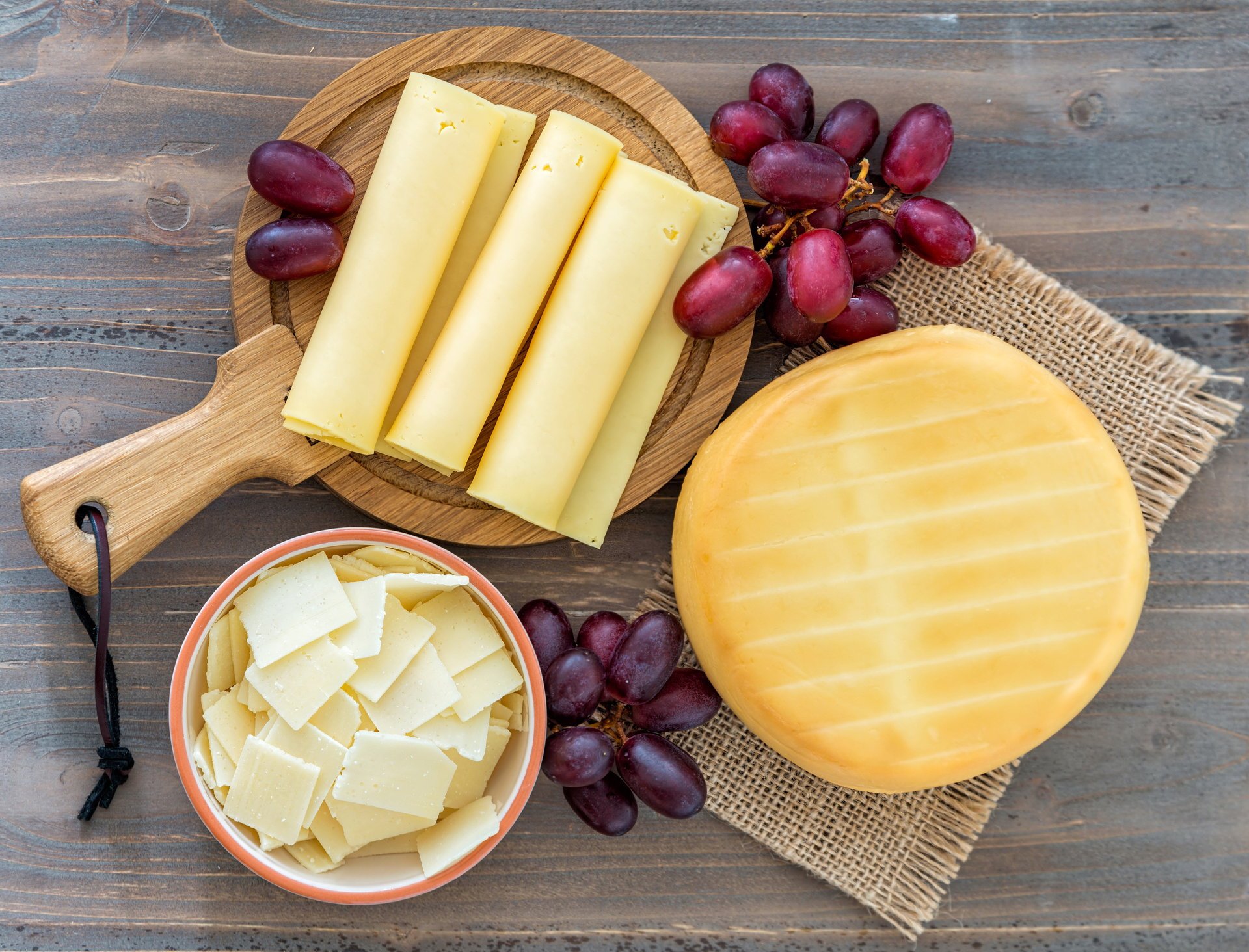 natura morta formaggio uva cibo foto