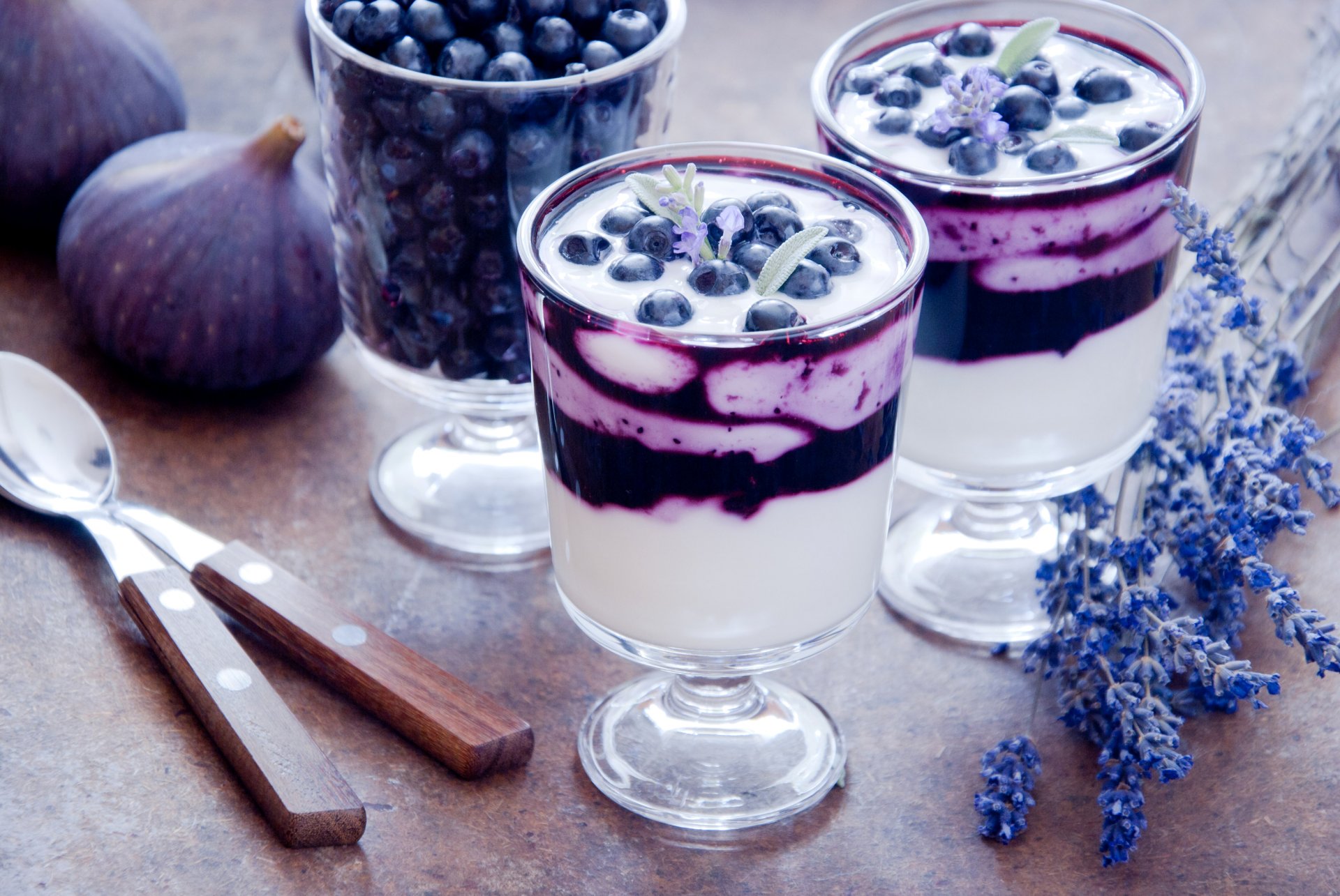 drinks cocktail blueberries blueberries figs glass food photo