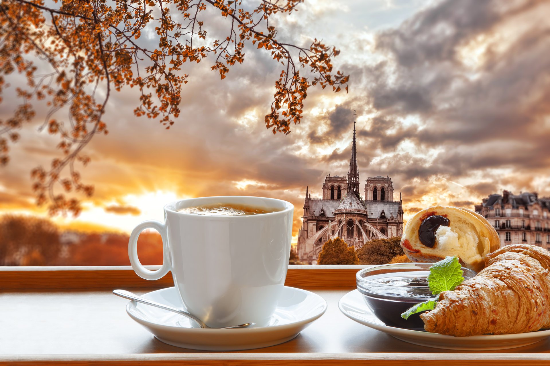 colazione caffè tazza parigi francia notre dame cattedrale croissant marmellata notre dame