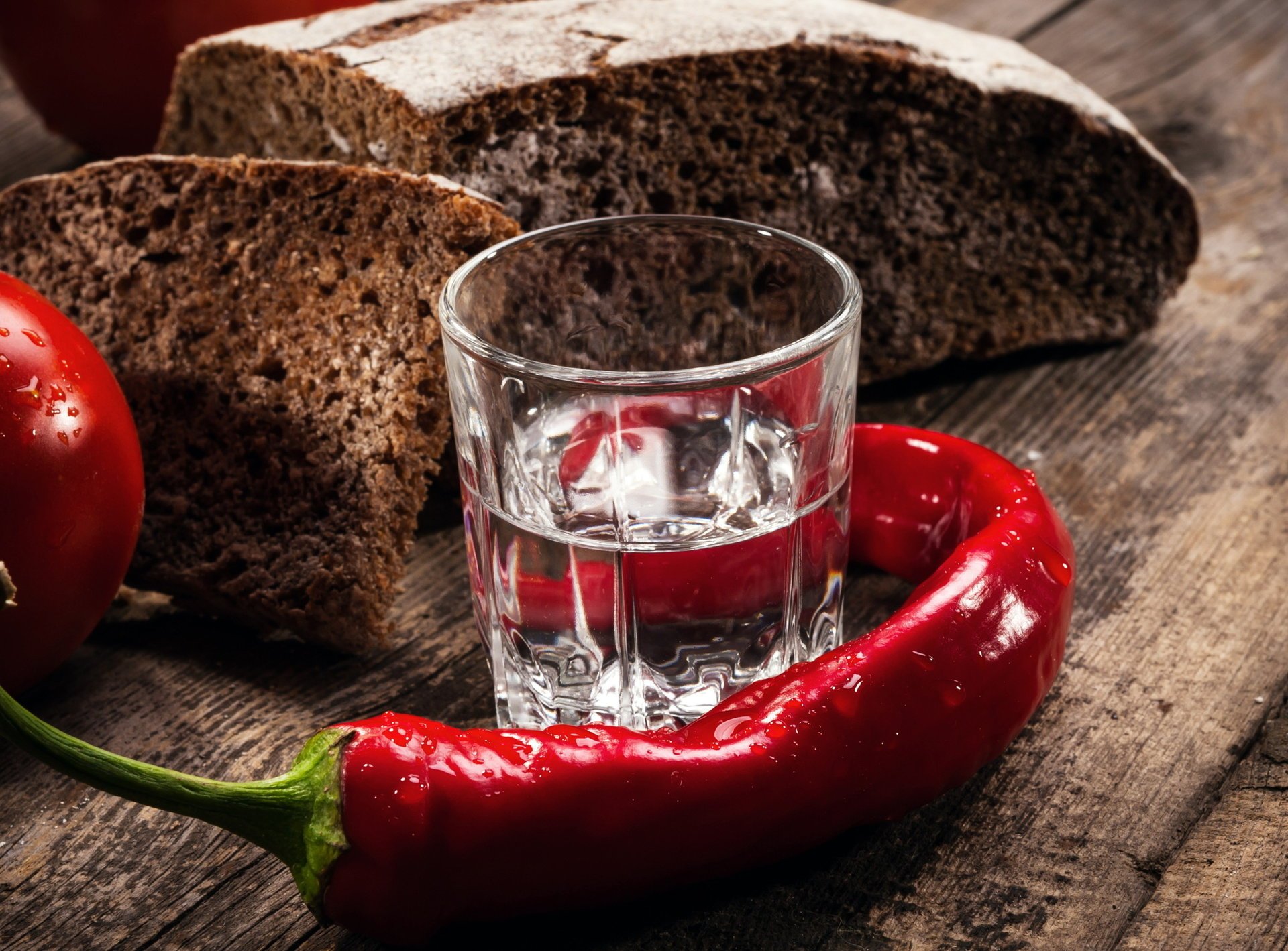 tomate wodka pfeffer brot