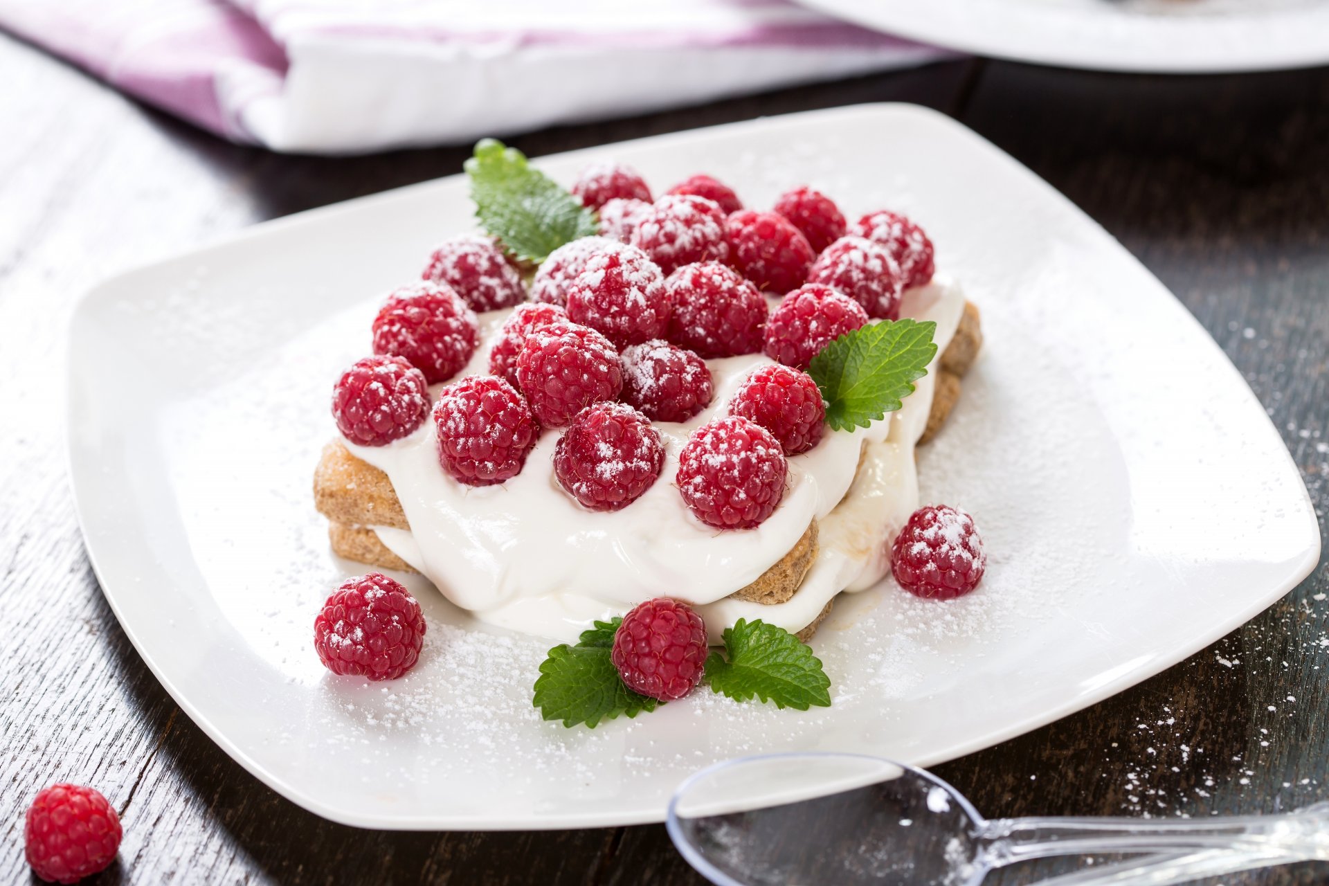 dessert cream raspberry berries sweet cake