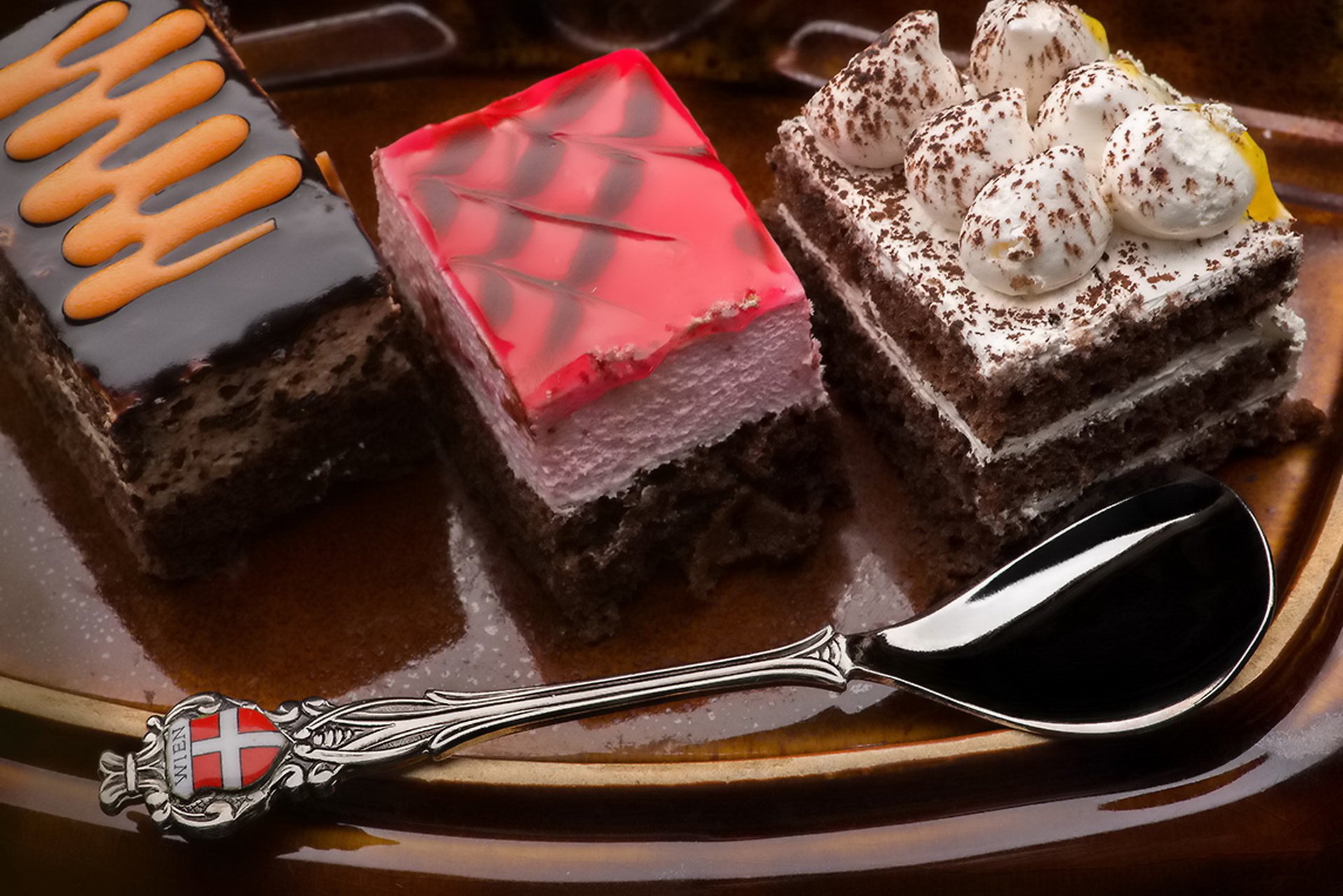 taste cream souffle jujube chocolate red brown white sweet cake