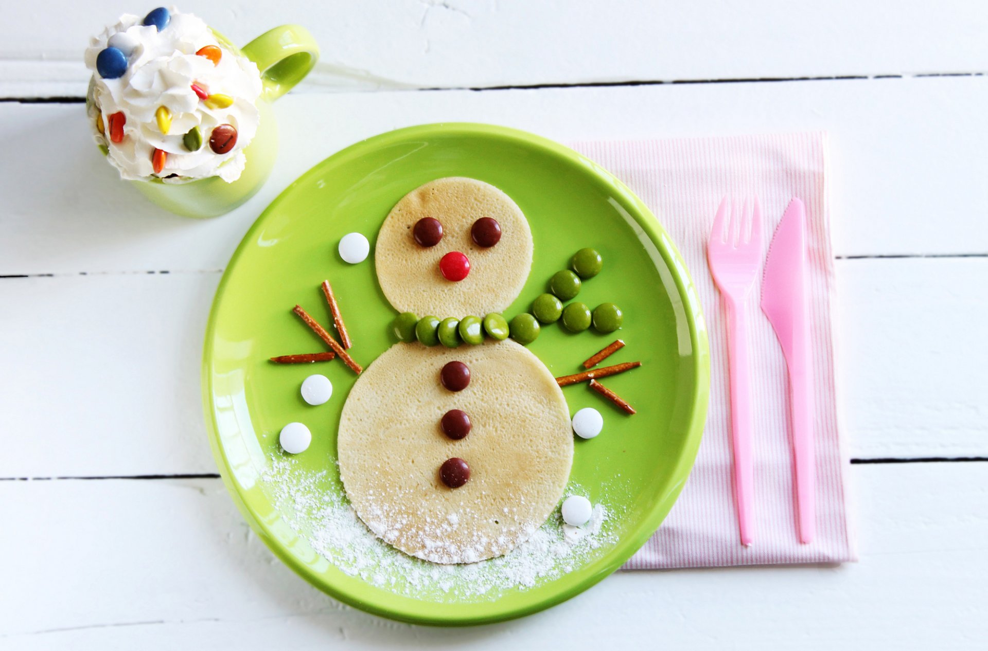 comida dulces dulces muñeco de nieve plato taza bebida crema postre invierno