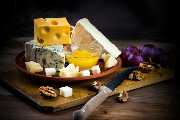 Delicious appetizer of assorted cheeses