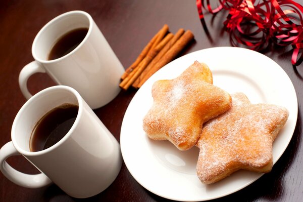 Galletas de estrella con café y canela