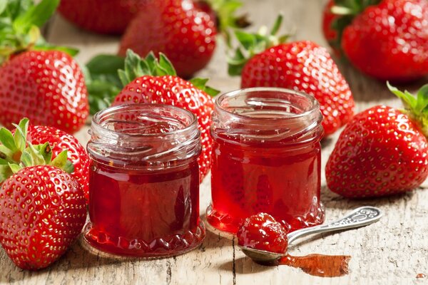 Fond d écran de bureau avec des baies et de la confiture