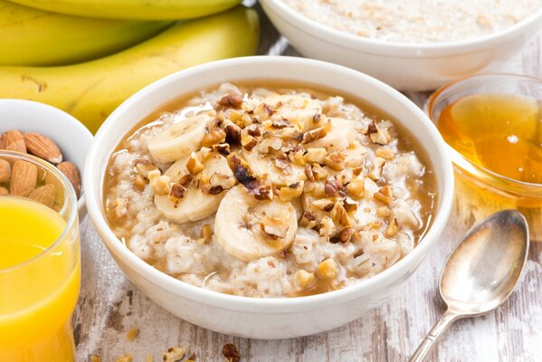 Avena con plátano, miel y nueces