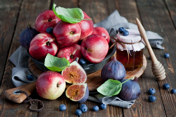 Nectarines, figs, honey and blueberries