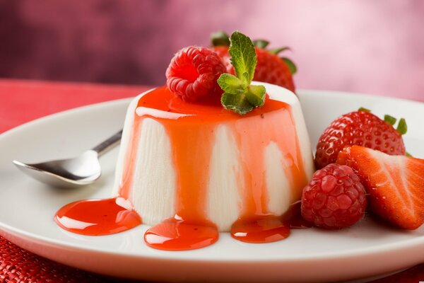 Italian dessert with fresh fruit