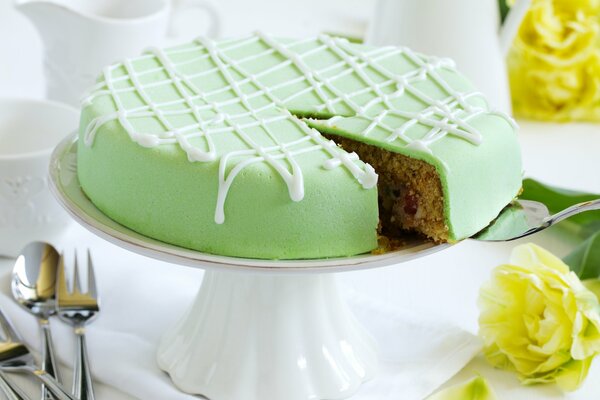 Cake with mint-colored icing