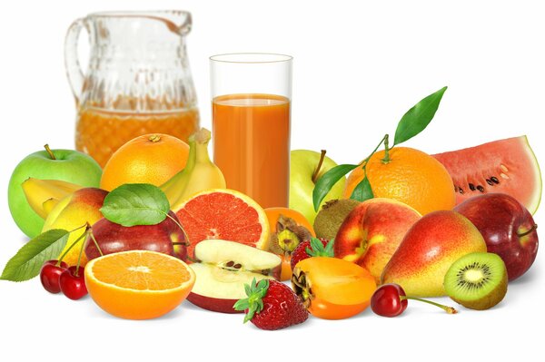 Jugo de diferentes frutas sabrosas