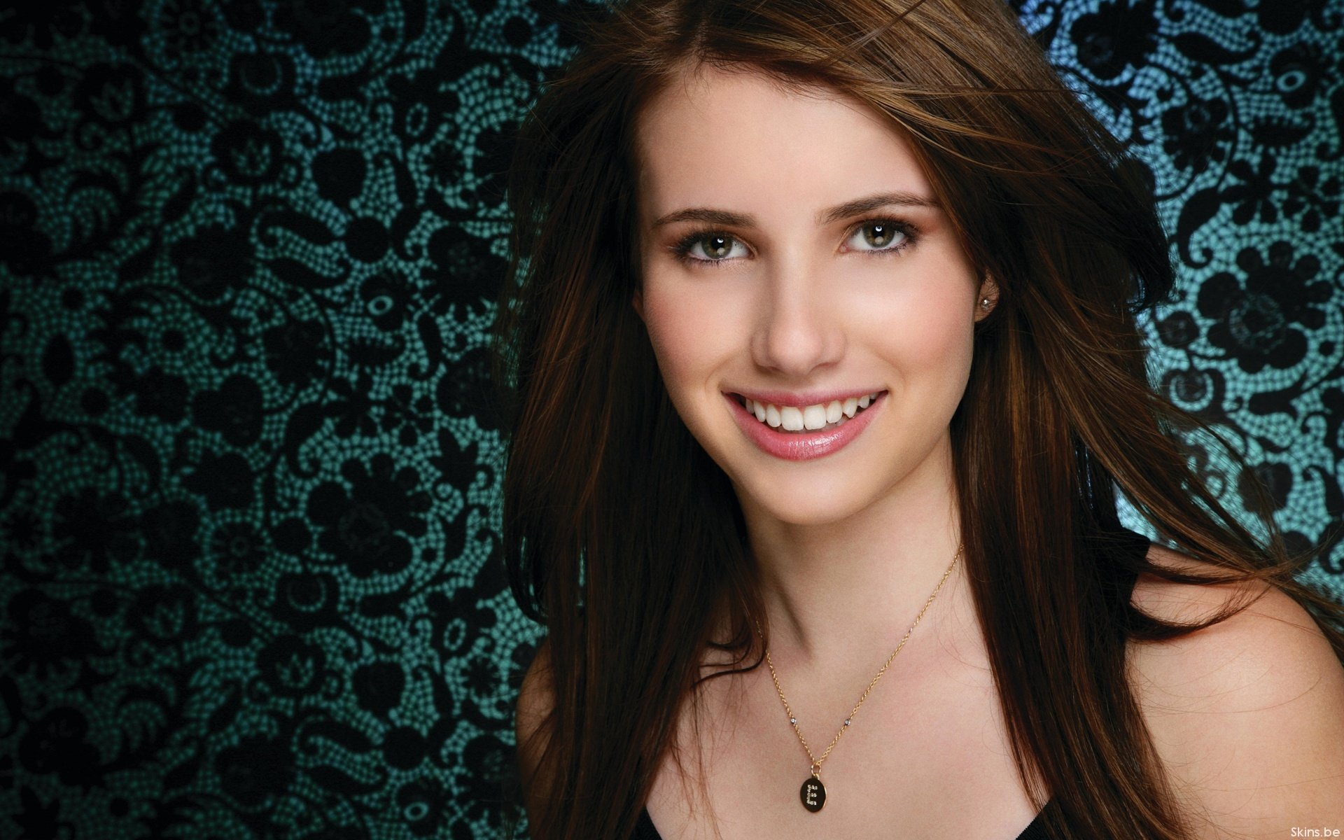 emma roberts ragazza bella bruna attrice sorriso