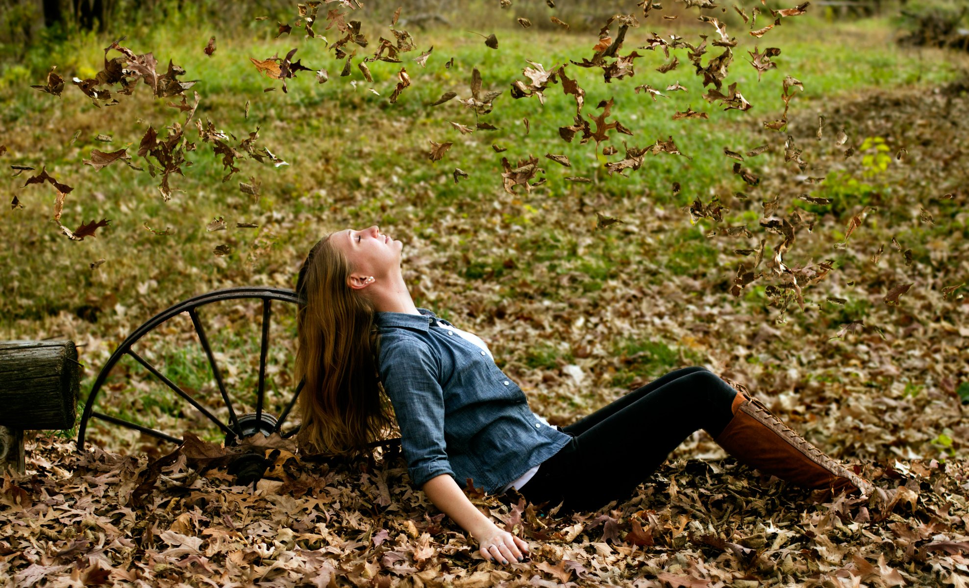 falling autumn leaves girl