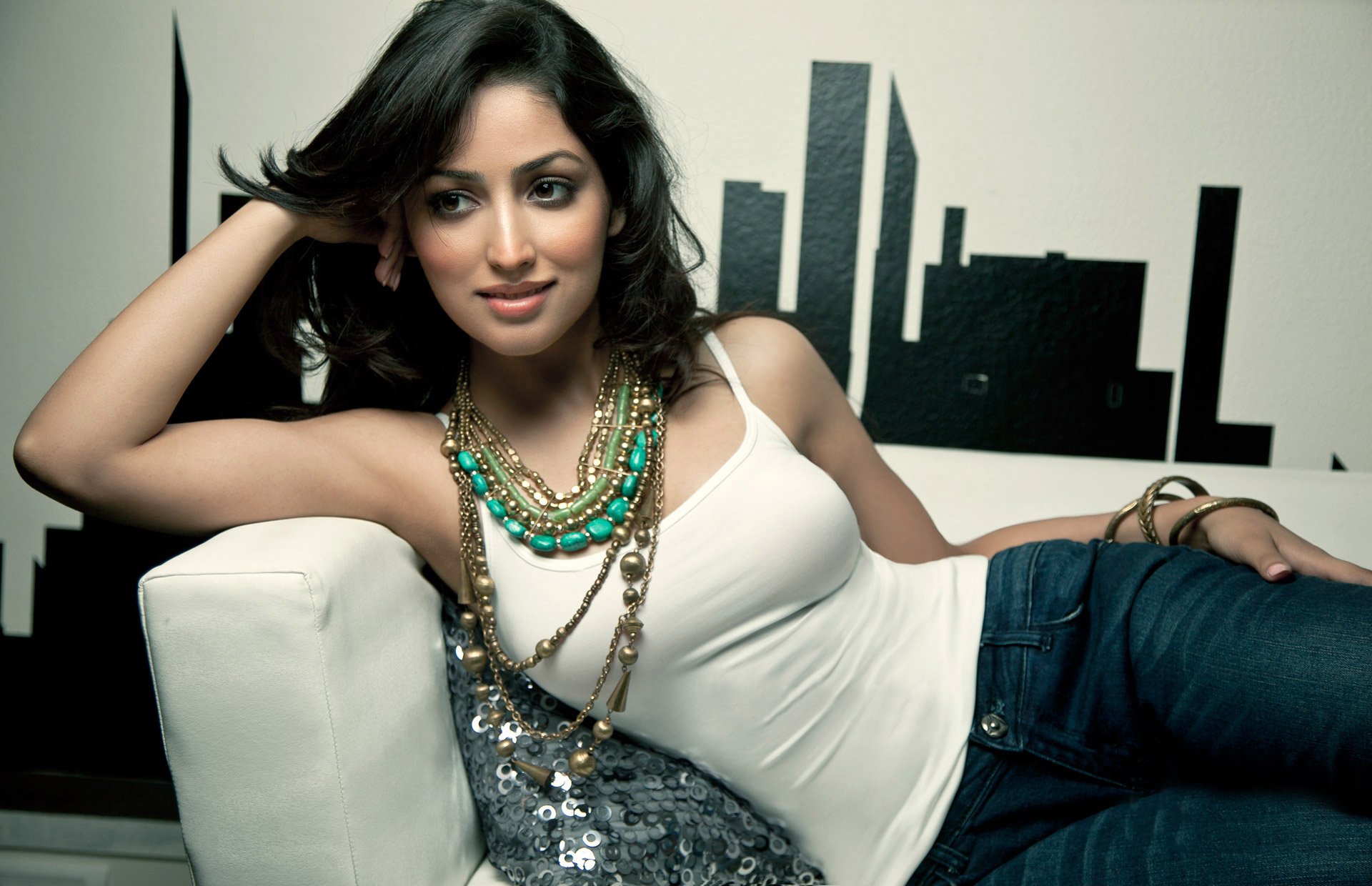 yami gautam bollywood celebrity actress model girl brunette pretty beauty face sexy present smile eyes hair lips figure indian beauty