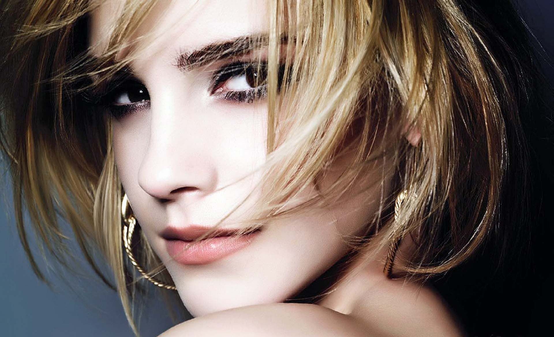 emma watson face hair earrings make-up view