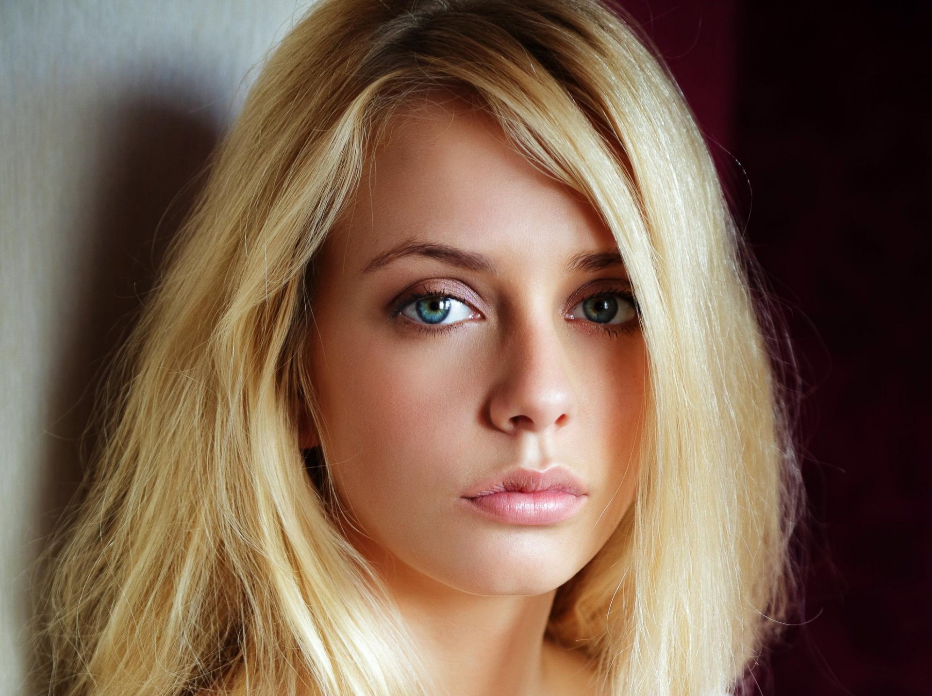 jennifer mckay dziewczyna blondynka oczy usta twarz