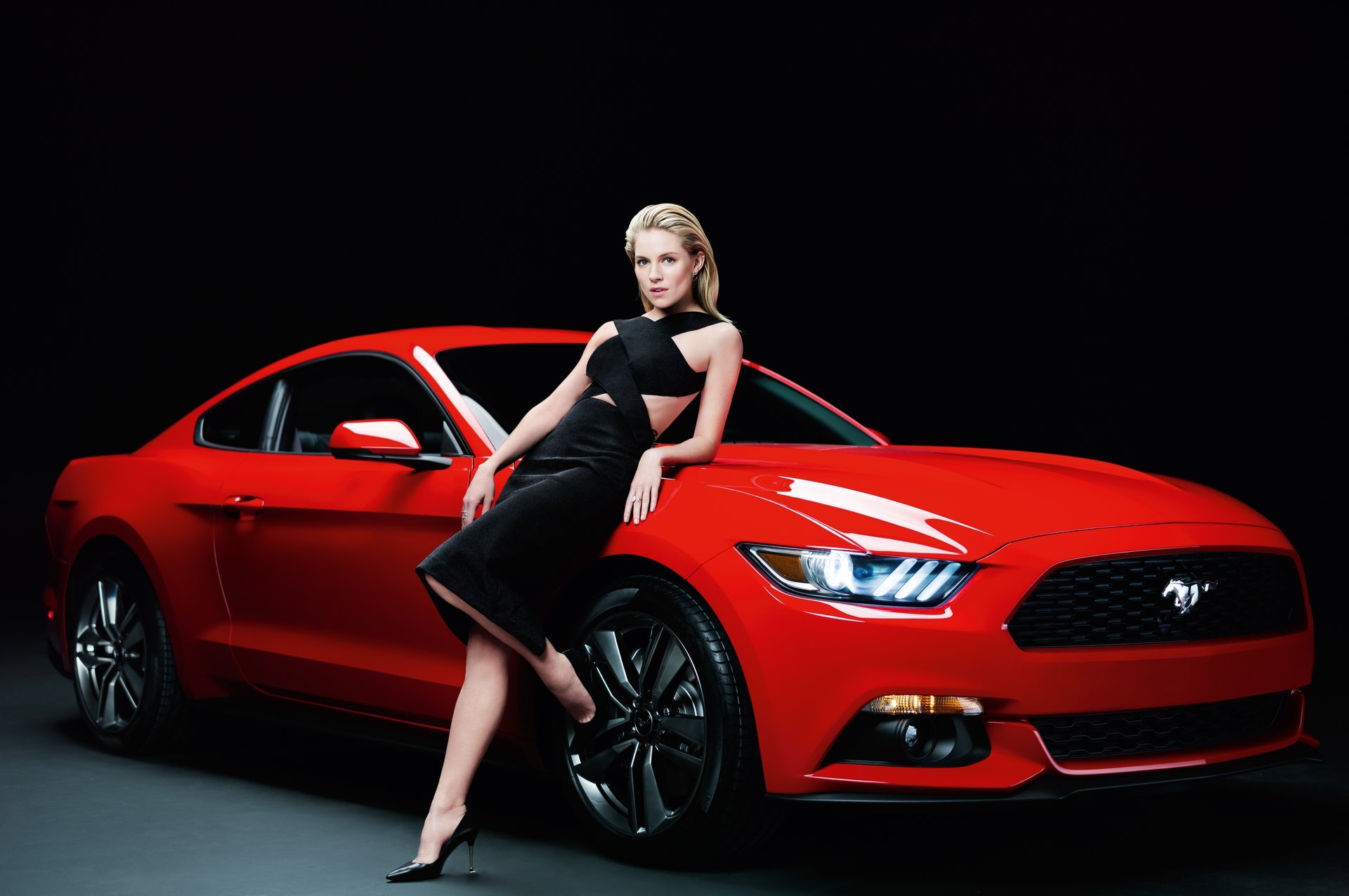 sienna miller actrice ford mustang