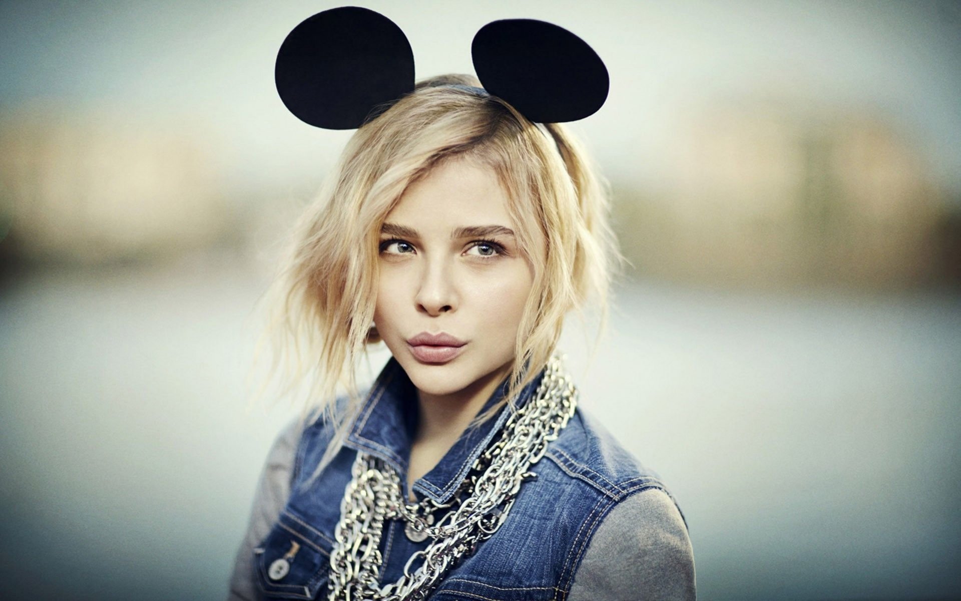 chloe moretz chloe der mörder die ohren