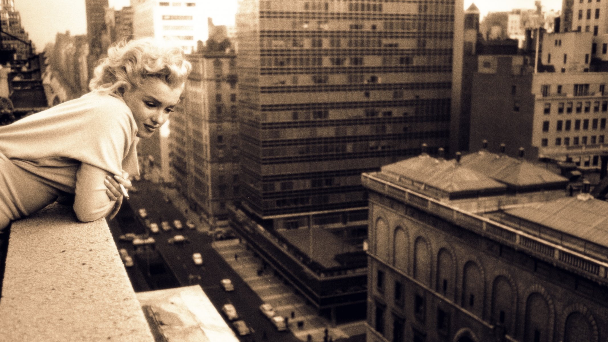 marilyn monroe merlyn monroe actriz cantante chicago calle balcón