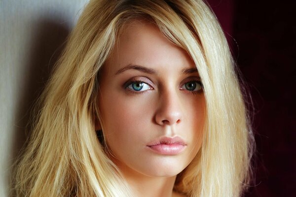 Blonde jennifer mckay gesicht