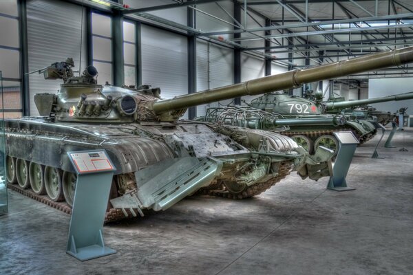 Vehículos blindados de gran alcance en el Museo militar