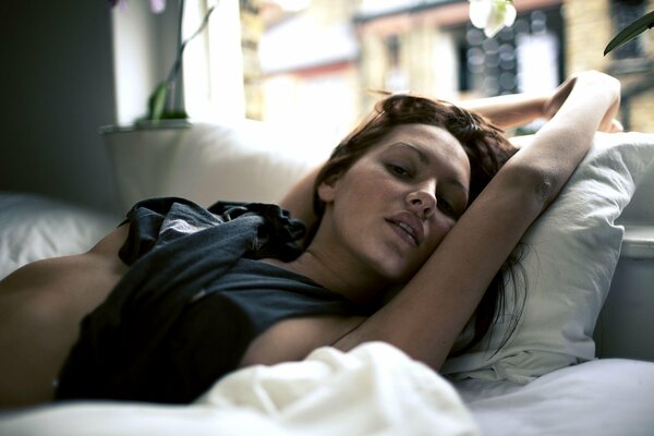 Passionale ragazze si trova sul letto
