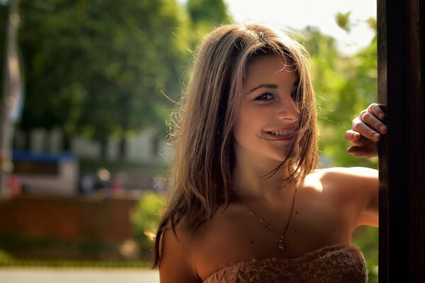 Portrait of Dana smiling in the photo