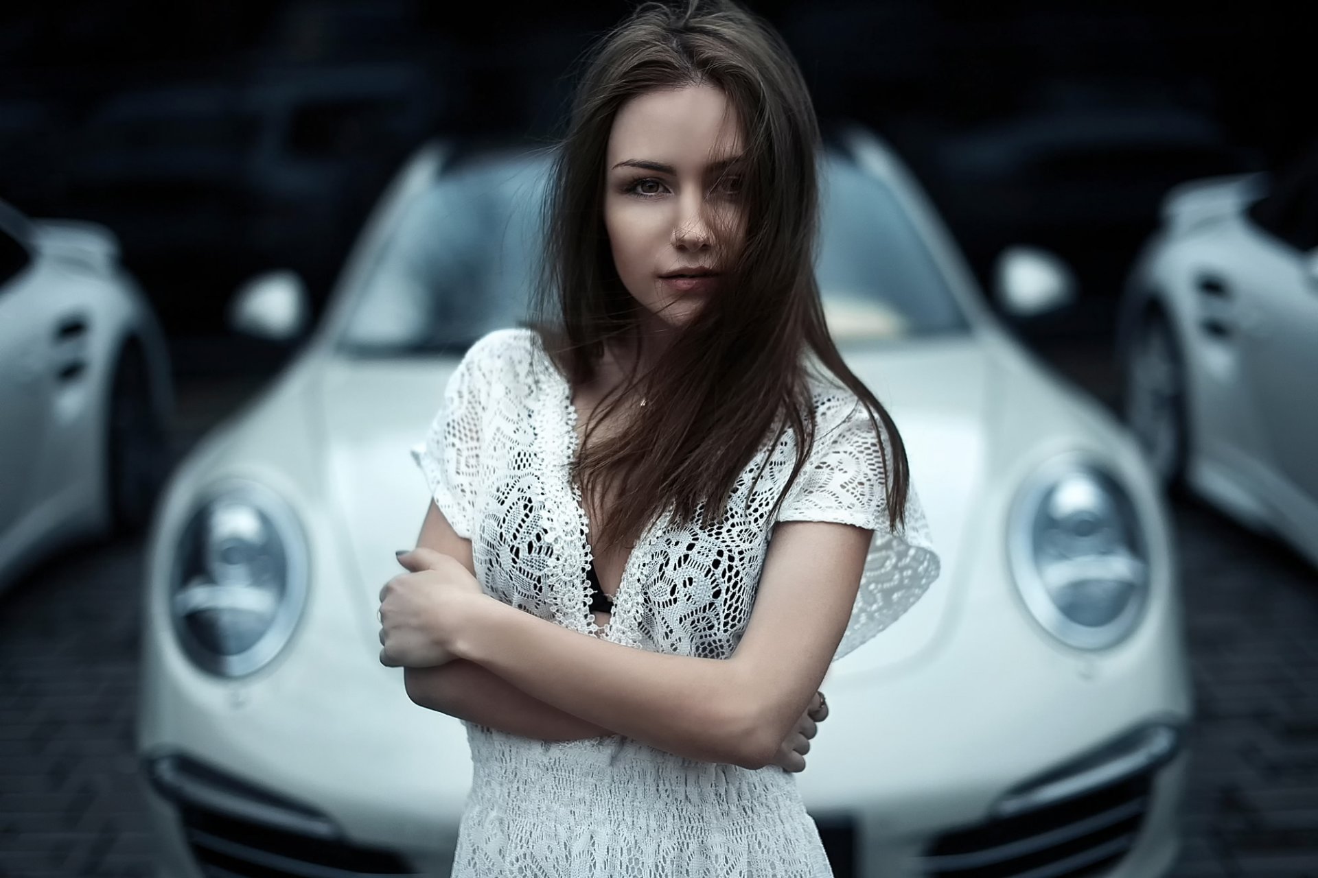 lera portrait fond auto ville moscou porsche 911 gt3