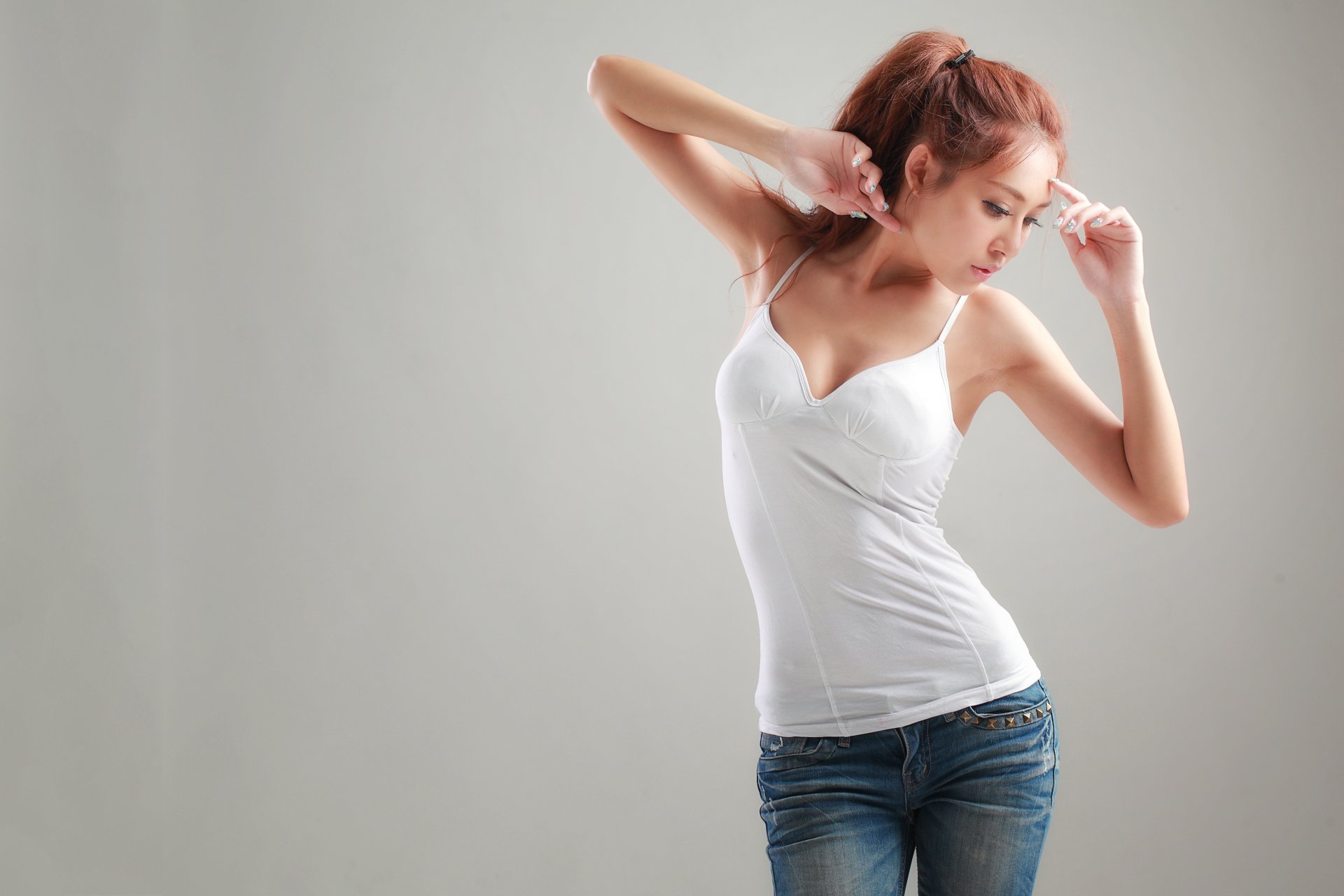 jersey jeans background red hair