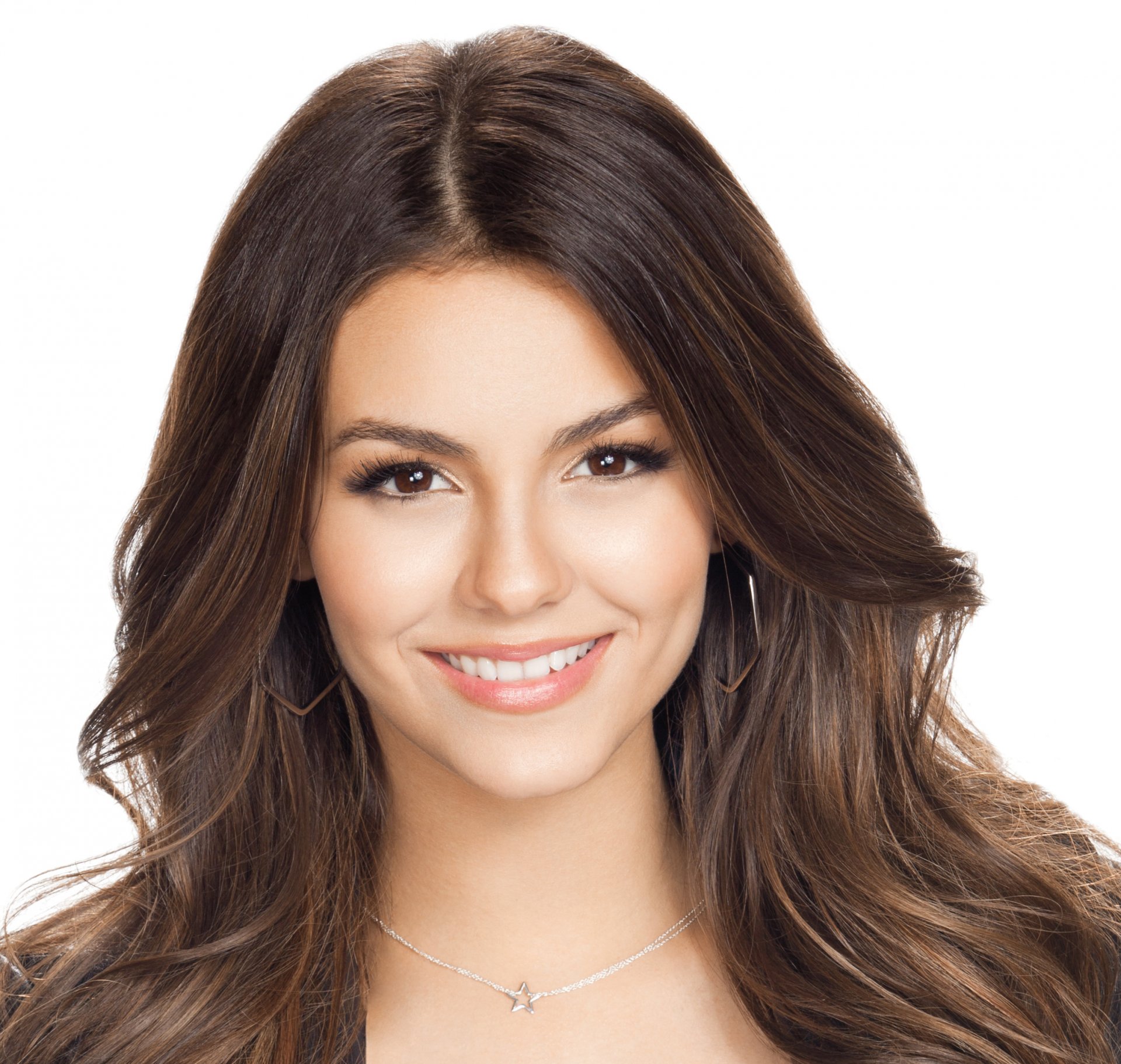 victoria justice dziewczyna brunetka uśmiech