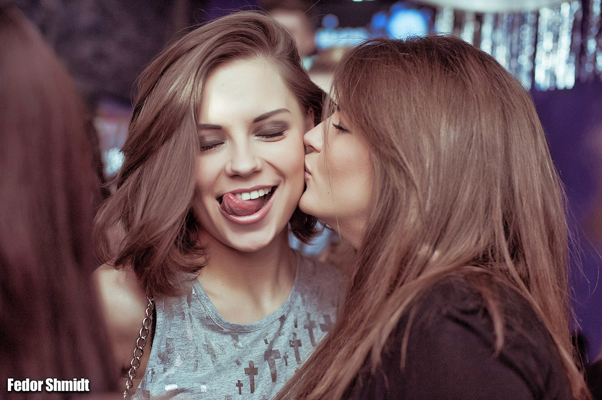 fedor shmidt photos girls kiss emotion