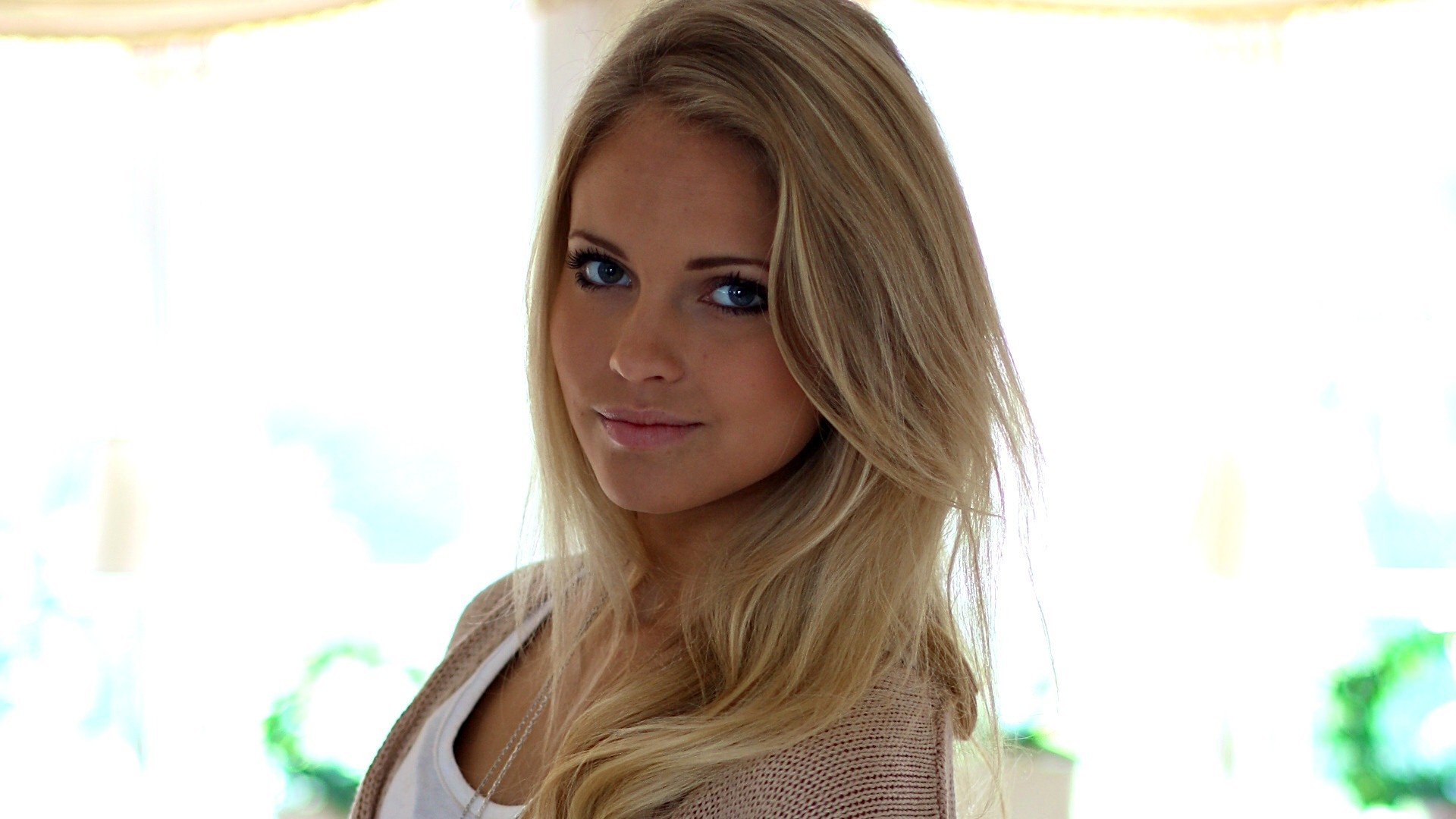 emily marie nereng mädchen blond modell