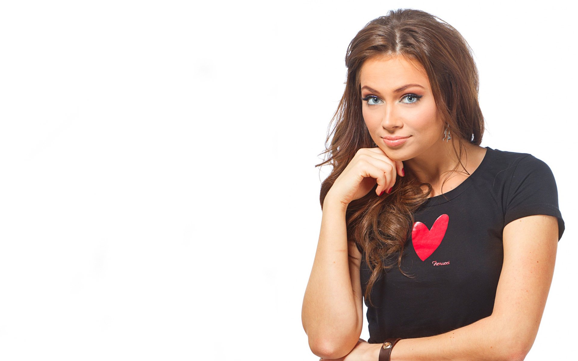 nastassja sambursky heart view white background