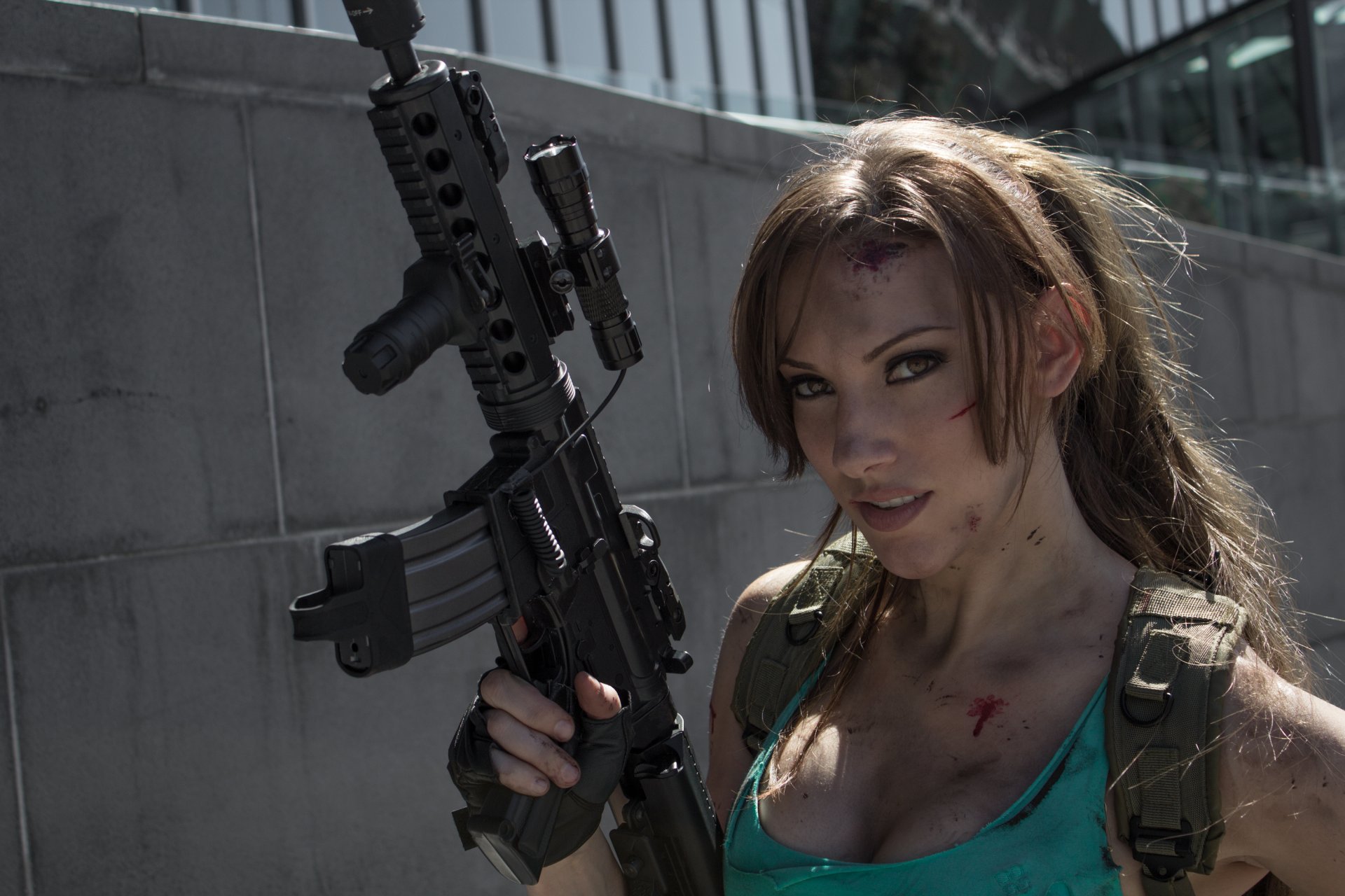 cosplay lara croft girl weapon blood machine