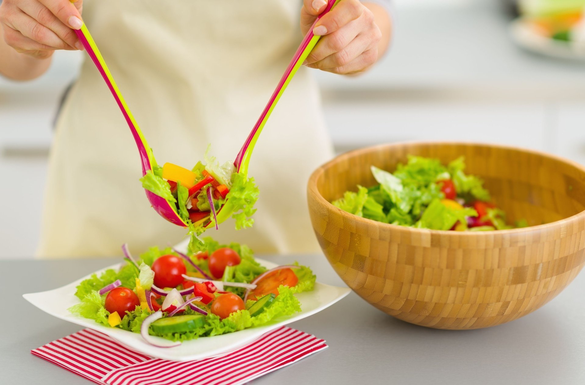 healthy eating tomato lettuce salad food