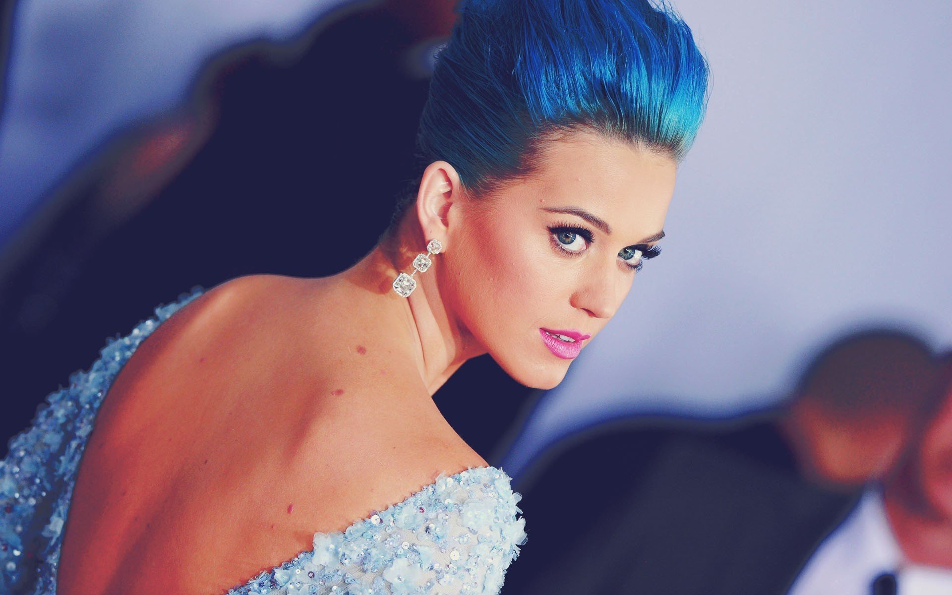 katy perry chica celebridad música cantante azul pelo mirada espalda pendientes pendientes