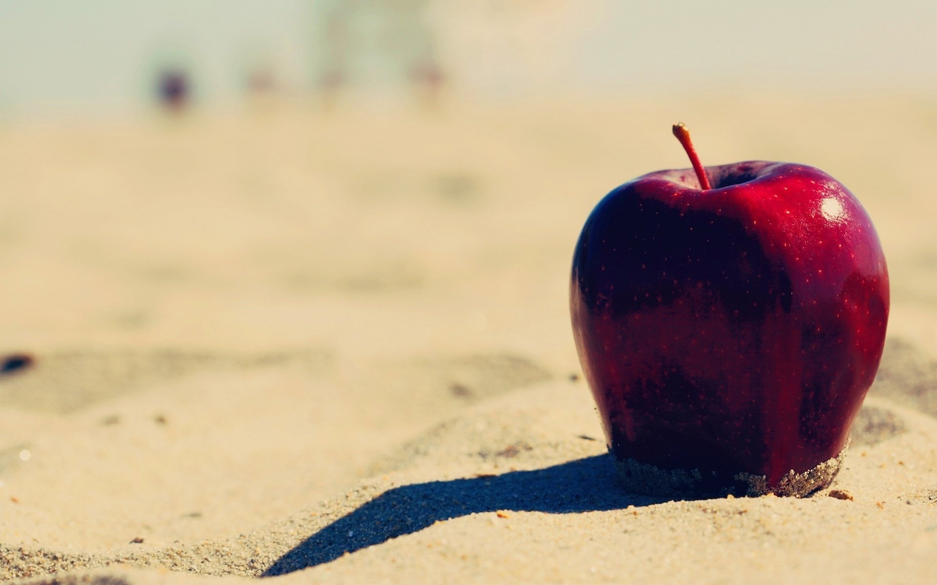 fruit pomme sable pomme plage fond rouge papier peint nourriture