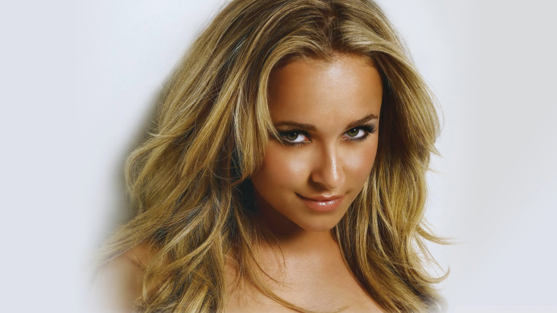 hayden panettiere blonde smile view beauty actre