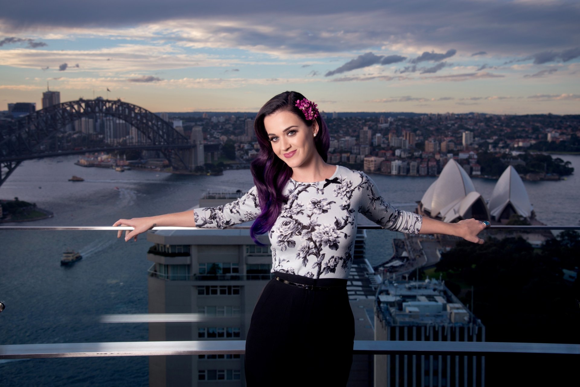 katy perry town smile purple hair