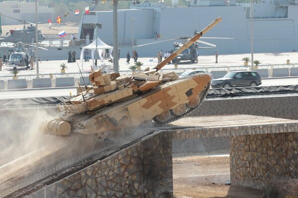 Vehículos blindados militares en exhibición