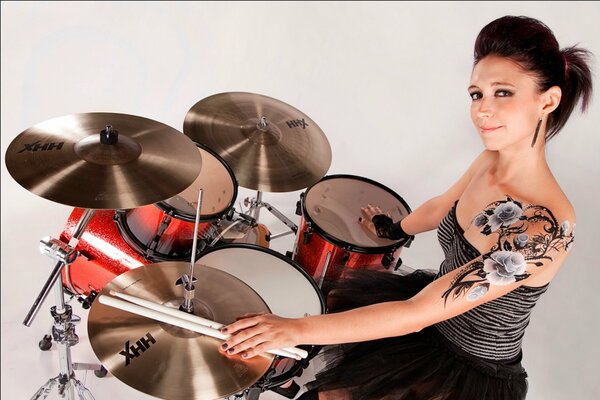 Emmanuelle caplette, baterista, cuerpo