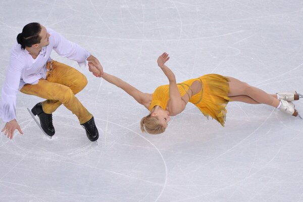 Eiskunstläufer auf dem Olympischen Eis in Sotschi