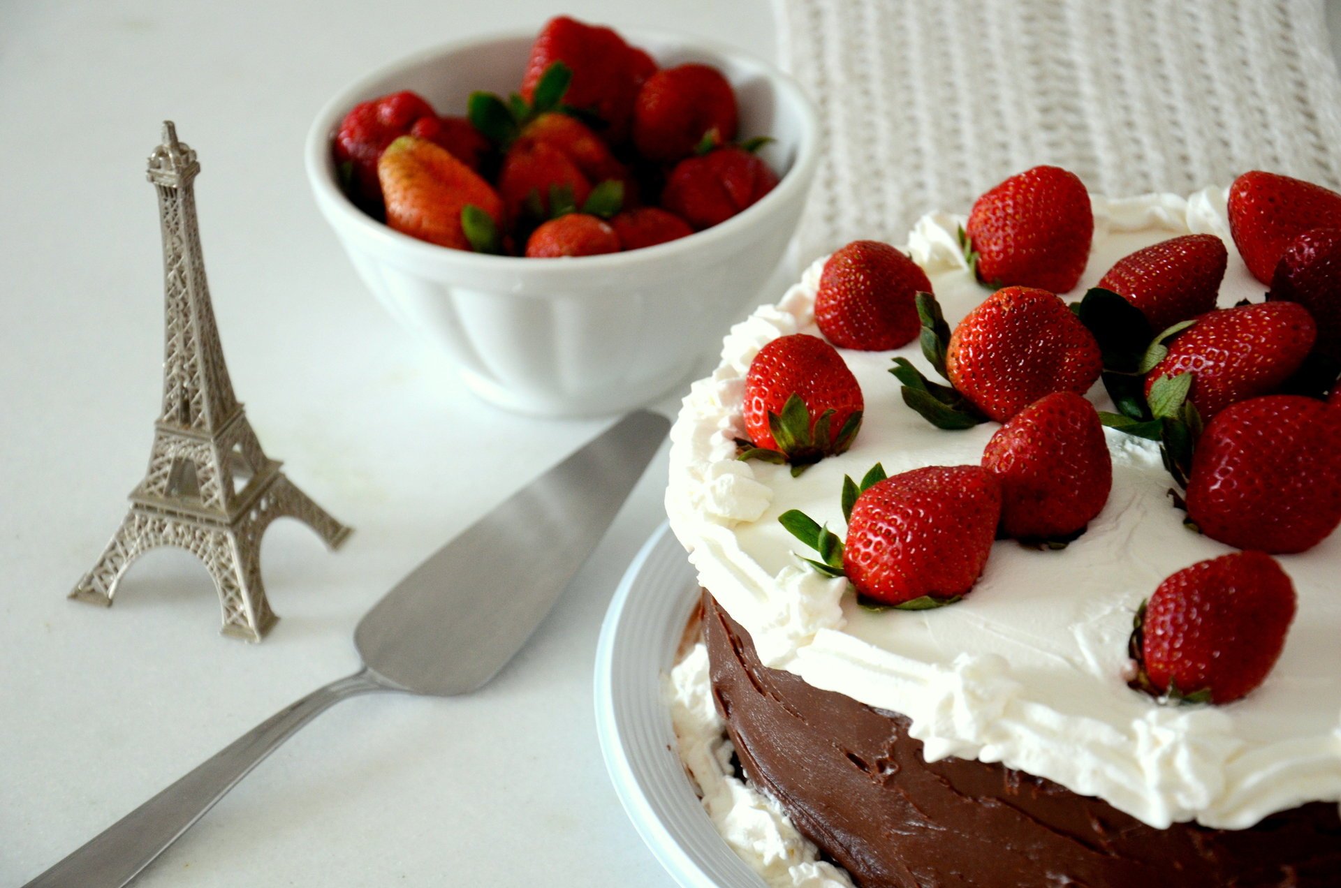 nourriture gâteau dessert doux fraise gâteau baies