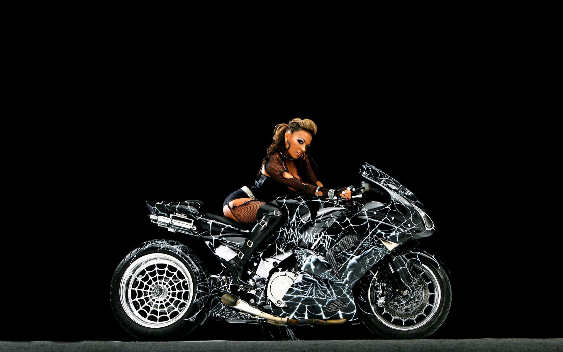 mädchen hintergrund sportbike design tuning airbrush spinnennetz