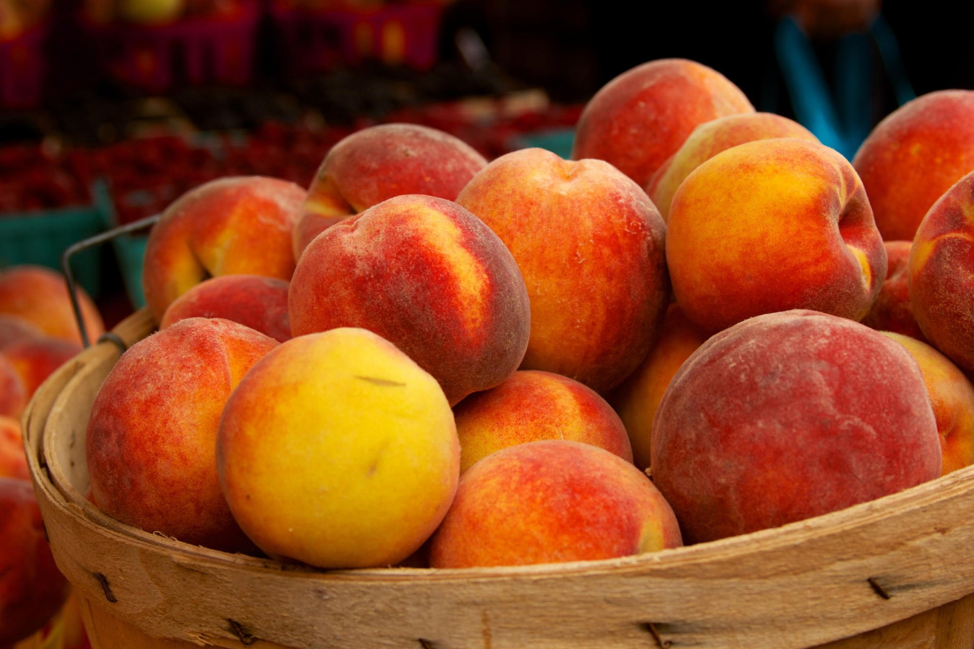 comida fruta melocotones cesta delicioso