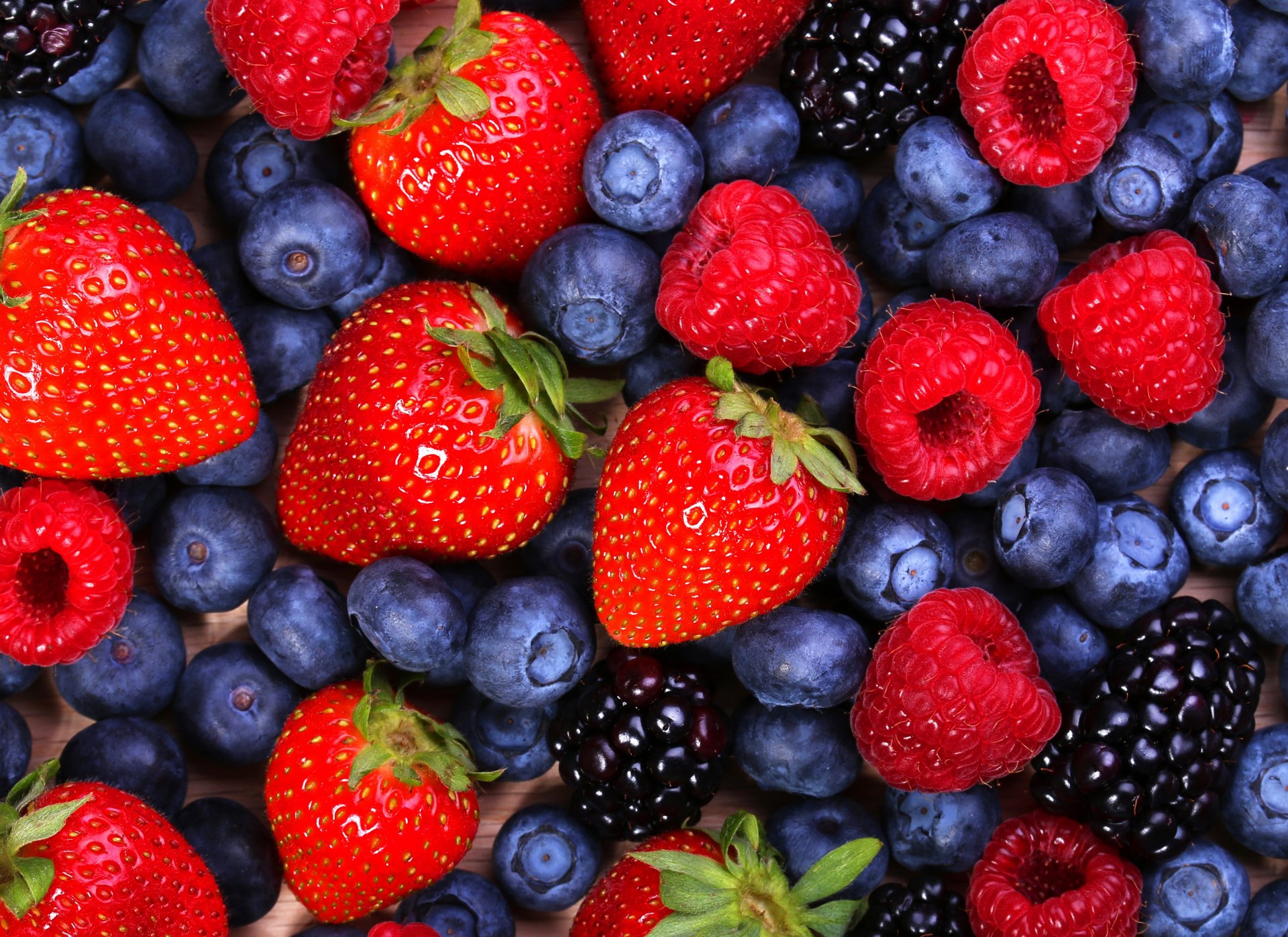 berries strawberry blueberries raspberry blackberry